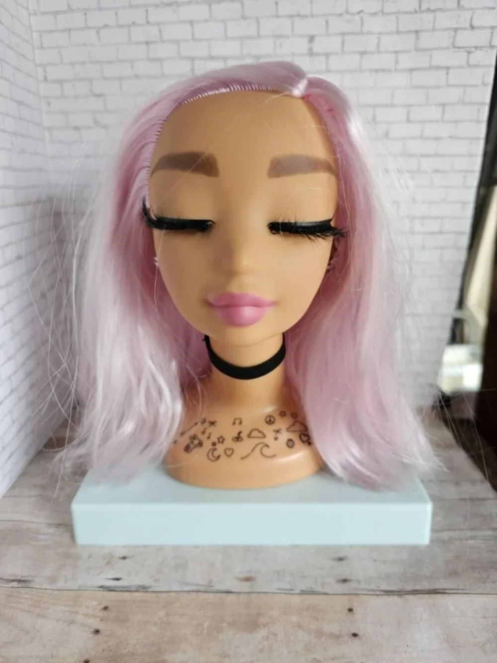 Who’s That Girl Dollface Styling Head Pink Hair Beauty Practice Display Doll